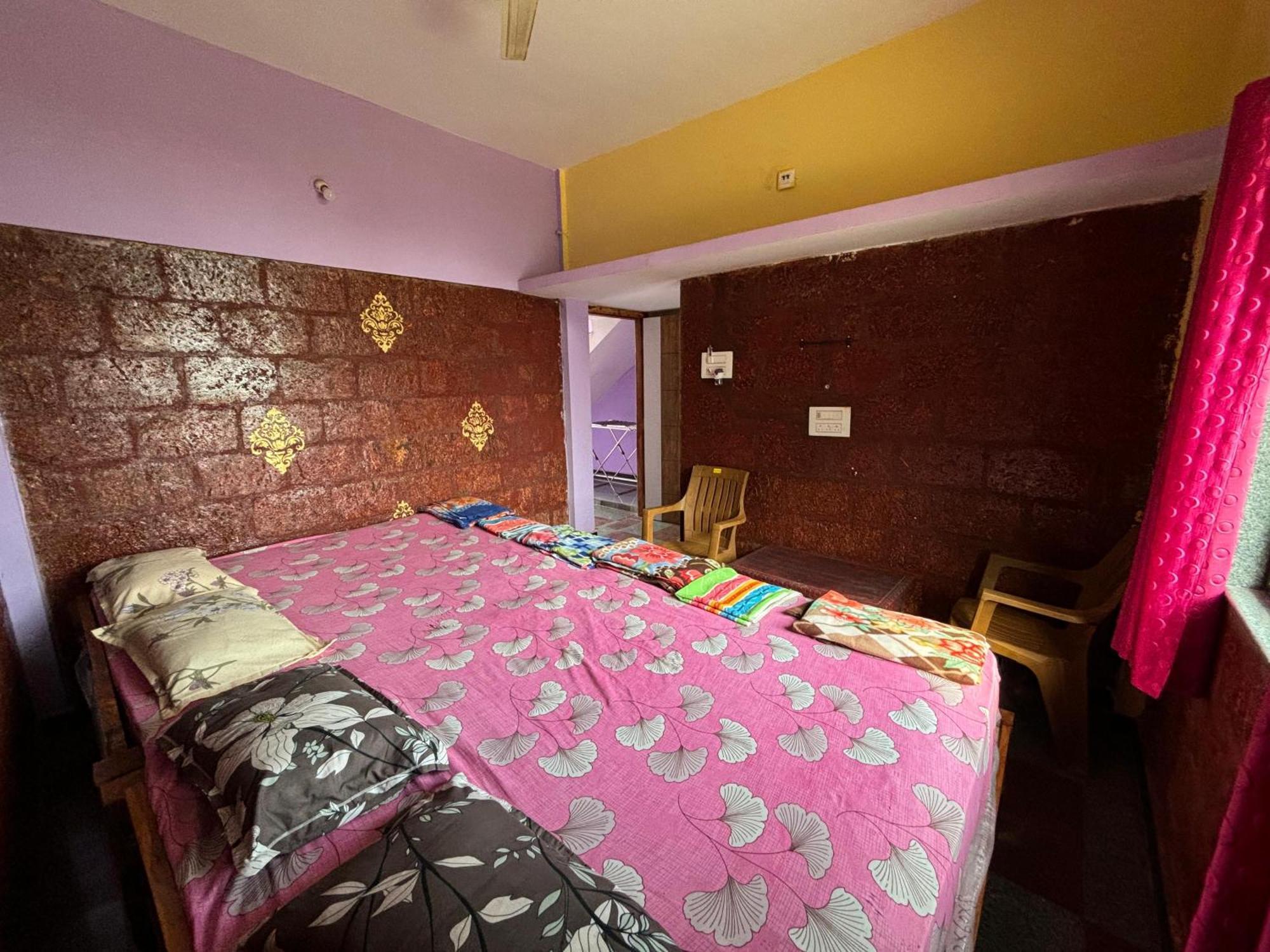 Dandeli Nakadi Home Stay Bagian luar foto