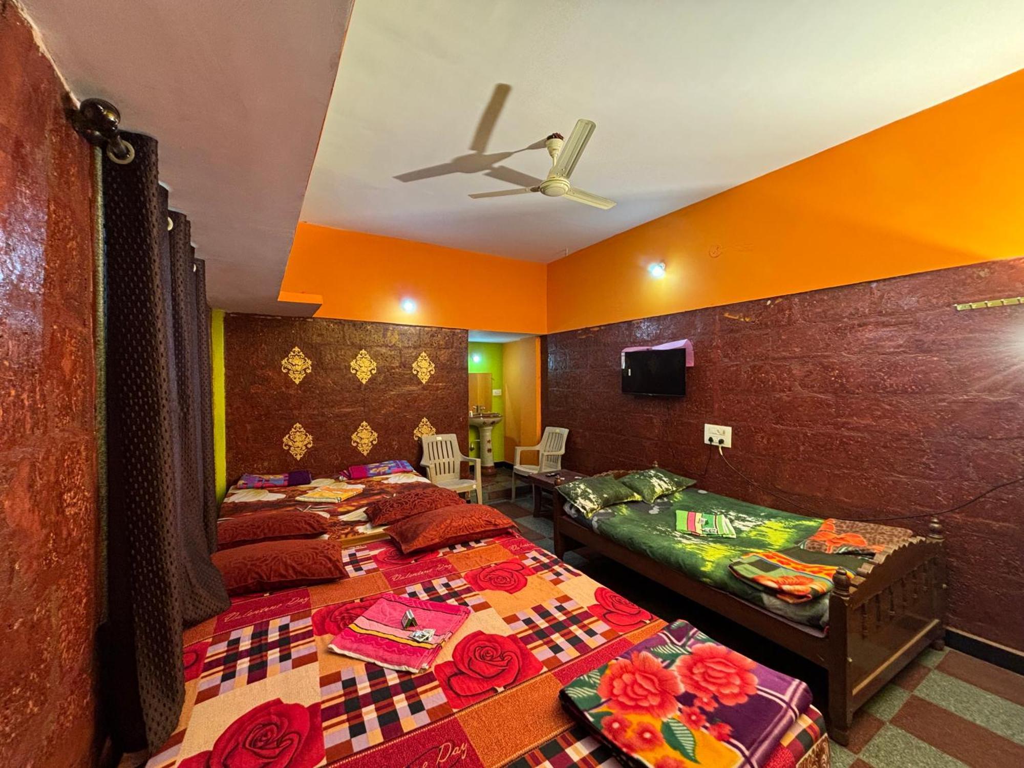 Dandeli Nakadi Home Stay Bagian luar foto